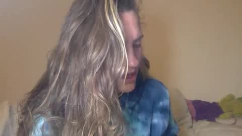 koyoteej online show from March 12, 2025, 3:24 am