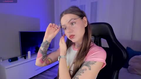 Jess online show from December 9, 2024, 6:35 pm