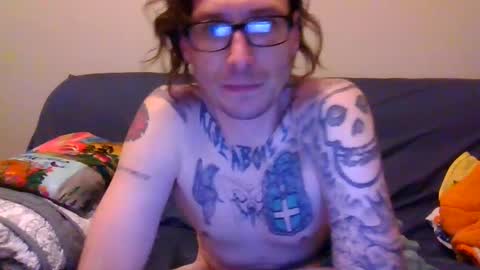 Snapshot of krasher2313 chatting on March 1, 2025, 9:40 am hard hung horny online show from March 1, 2025, 9:40 am