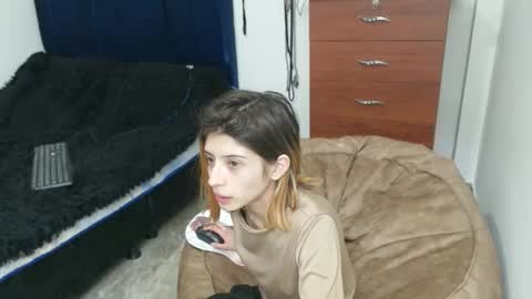 kratos_and_afrodita online show from October 11, 2025, 2:22 am