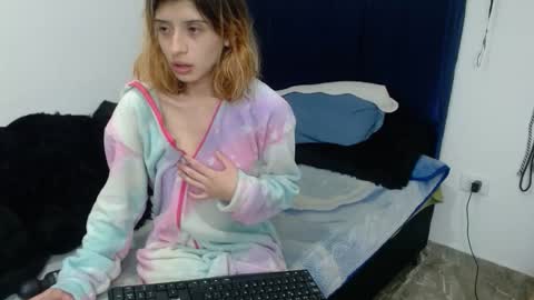 kratos_and_afrodita online show from October 23, 2025, 4:12 am