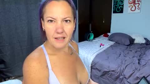 kreamyk420 online show from October 24, 2025, 4:14 pm