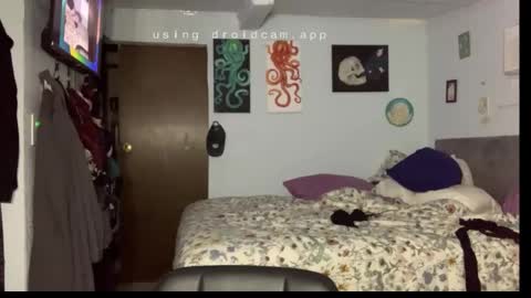 kreamyk420 online show from March 20, 2026, 8:41 am