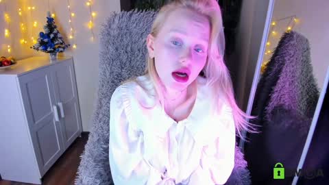 kris_grant online show from December 27, 2024, 1:18 pm