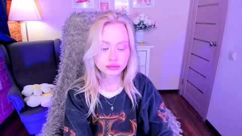 kris_grant online show from March 1, 2025, 10:13 am