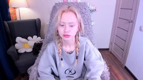 kris_grant online show from March 2, 2025, 10:24 am