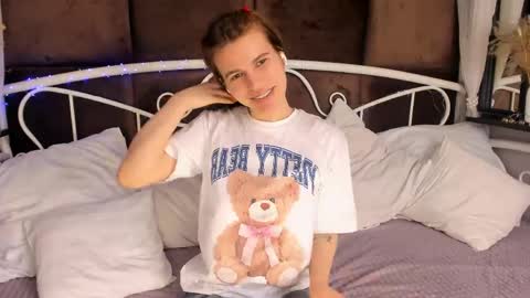 Snapshot of kris_myers chatting on May 21, 2026, 1:07 pm Kris online show from May 21, 2026, 1:07 pm