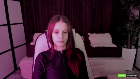 krisdoeil online show from November 24, 2025, 9:31 am