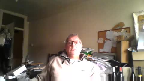 Snapshot of kriss3325 chatting on October 13, 2025, 11:54 am kriss online show from October 13, 2025, 11:54 am