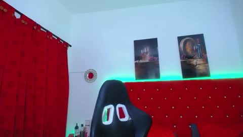 kriss_sweetboobs online show from January 29, 2025, 12:13 pm