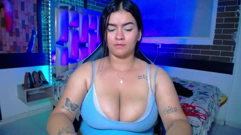 kriss_sweetboobs online show from April 18, 2026, 7:58 pm