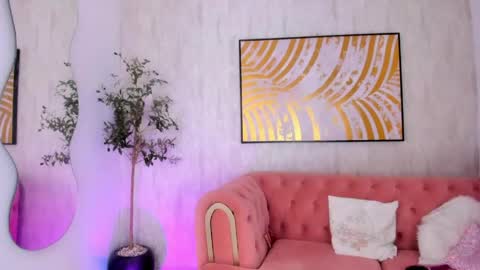 Snapshot of krissi_latore chatting on May 17, 2026, 12:23 pm Krisstine online show from May 17, 2026, 12:23 pm