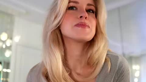 Kristina online show from July 30, 2026, 1:21 pm