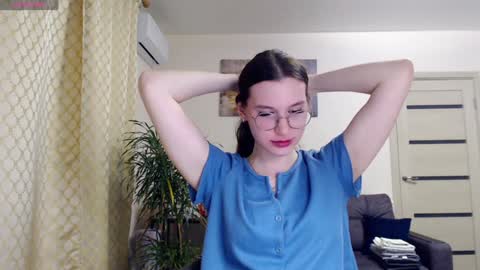 kristal89 online show from January 3, 2025, 1:05 am