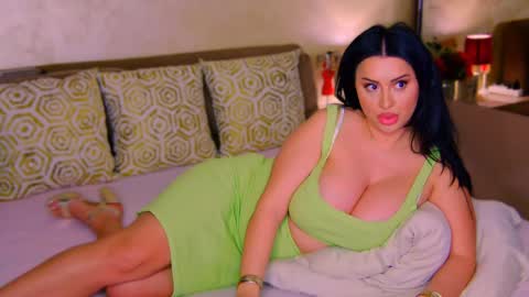 kristal_madness online show from December 18, 2024, 11:30 pm