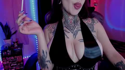 Snapshot of kristall_schwarz_ chatting on September 25, 2025, 10:02 pm Kristall online show from September 25, 2025, 10:02 pm