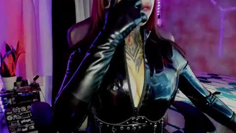 Snapshot of kristall_schwarz_ chatting on June 19, 2026, 4:50 am Kristall online show from June 19, 2026, 4:50 am