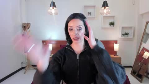 Sophia online show from February 3, 2025, 9:18 pm