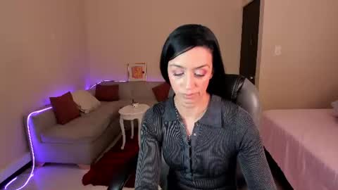 Snapshot of kristen_garner chatting on July 2, 2026, 7:42 pm Sophia online show from July 2, 2026, 7:42 pm