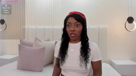 Kristen Rodriguez online show from November 26, 2025, 5:14 pm