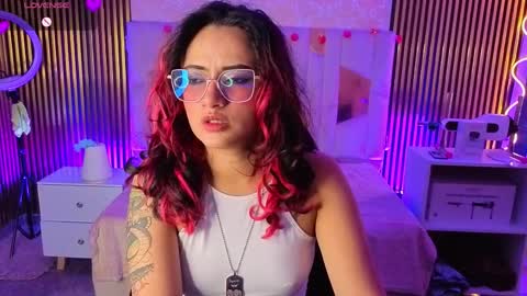 kristen_tay online show from April 10, 2026, 3:01 am