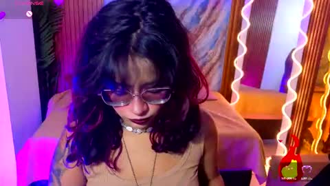 Snapshot of kristen_tay chatting on July 3, 2026, 2:40 am kristen_tay online show from July 3, 2026, 2:40 am