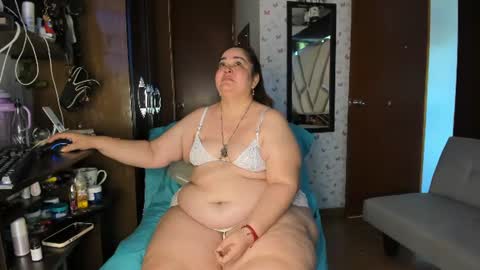 Snapshot of kristenhill1 chatting on June 10, 2026, 3:33 pm Kristen online show from June 10, 2026, 3:33 pm
