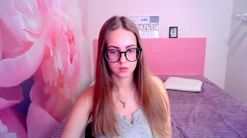 Kristina Adel online show from December 19, 2024, 7:51 am