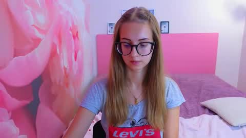 Kristina Adel online show from October 6, 2025, 6:55 am