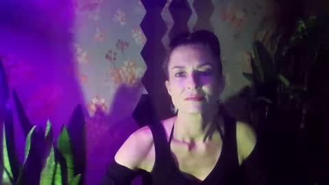 Snapshot of kristinagold44 chatting on December 11, 2024, 9:23 pm Kristina online show from December 11, 2024, 9:23 pm