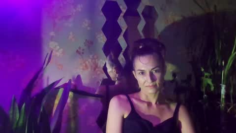 Snapshot of kristinagold44 chatting on December 20, 2024, 9:28 pm Kristina online show from December 20, 2024, 9:28 pm