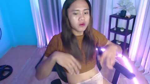kristine_fox online show from May 13, 2026, 7:17 am