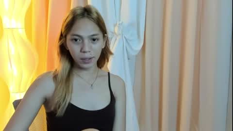 Snapshot of kristine_lux chatting on May 21, 2026, 7:21 pm kristine online show from May 21, 2026, 7:21 pm