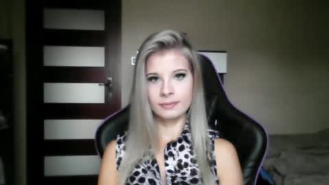 KristineAmore online show from September 16, 2025, 6:25 am