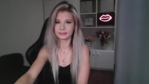 KristineAmore online show from October 14, 2025, 6:25 am