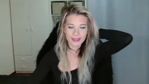 KristineAmore online show from November 11, 2025, 7:19 am