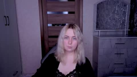 Snapshot of kristy_fran chatting on April 28, 2026, 2:27 am Kristy online show from April 28, 2026, 2:27 am