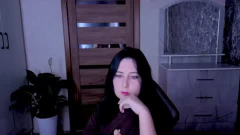 Snapshot of kristy_fran chatting on July 7, 2026, 10:14 pm Kristy online show from July 7, 2026, 10:14 pm