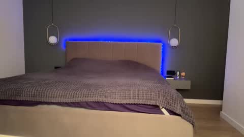 Kristi online show from September 16, 2025, 4:13 am