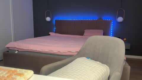 Kristi online show from September 29, 2025, 4:17 am