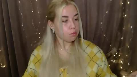 KristyFlowers online show from December 20, 2024, 6:40 am