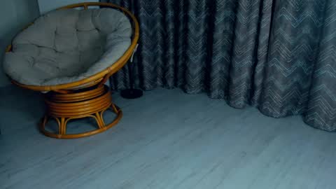 Misty online show from April 21, 2026, 9:06 pm