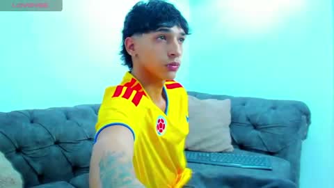 Snapshot of kroywave chatting on June 28, 2026, 3:23 am Kroy Wave Muscle Tattoos Latino online show from June 28, 2026, 3:23 am