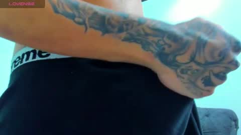 Snapshot of kroywave chatting on June 29, 2026, 10:15 am Kroy Wave Muscle Tattoos Latino online show from June 29, 2026, 10:15 am