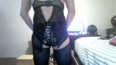 Snapshot of krystalizedkitsune chatting on July 20, 2026, 5:22 am krystalizedkitsune online show from July 20, 2026, 5:22 am