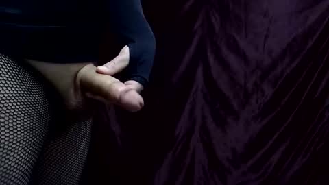 Krystalkummingss online show from November 8, 2025, 3:23 pm