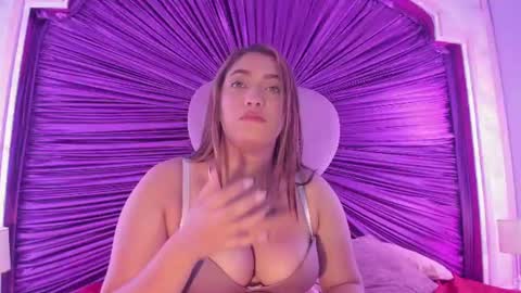 krystalswift_ online show from June 14, 2026, 2:24 am