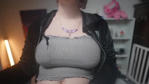 Krystal Syx online show from February 1, 2025, 8:05 pm