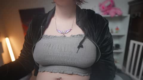 Krystal Syx online show from February 3, 2025, 4:57 am