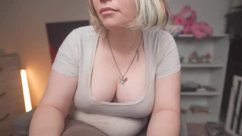 Krystal Syx online show from November 28, 2025, 12:57 am